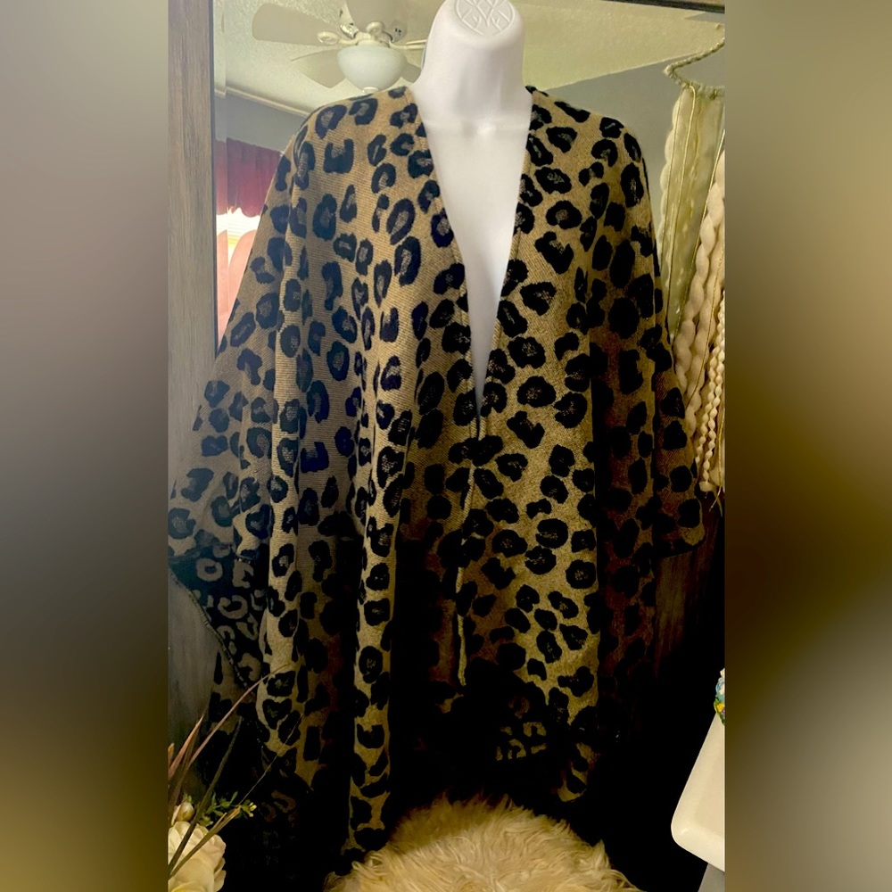 Lane Bryant shawl one sz fits all NWOT